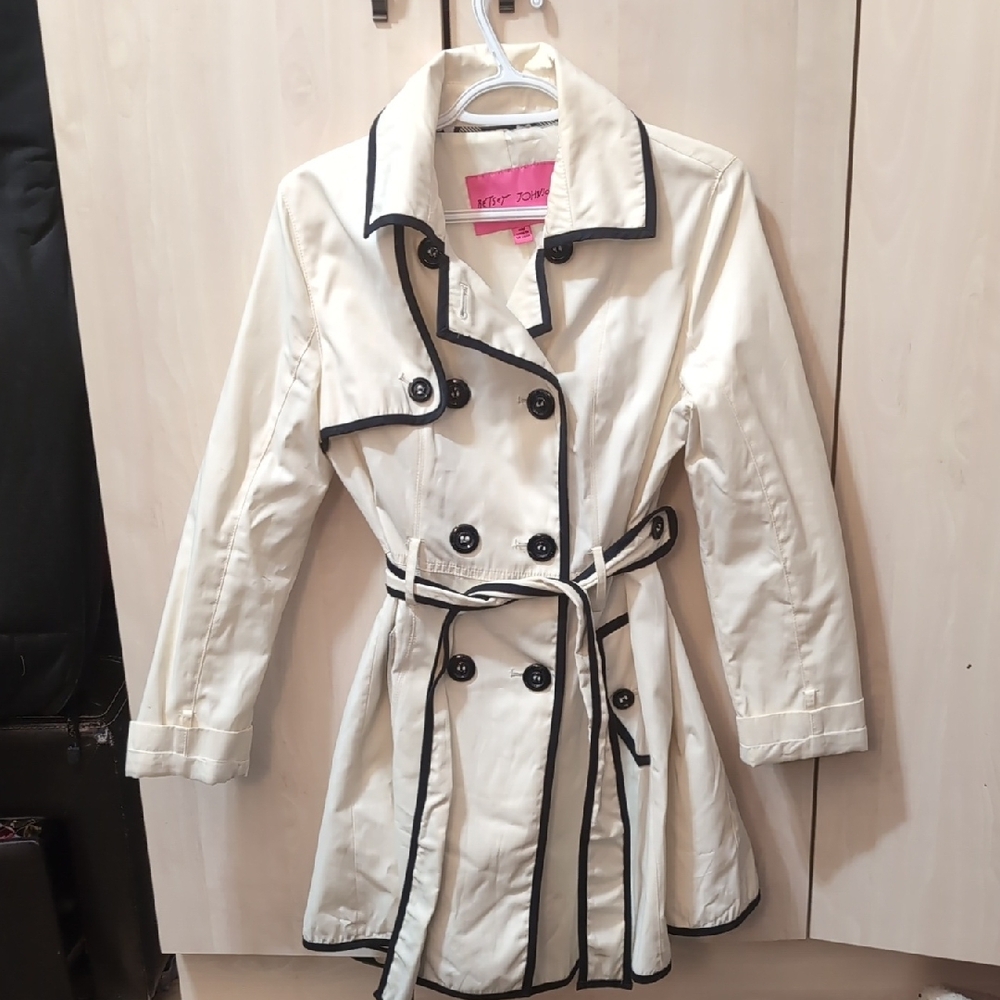 Betsey Johnson White Lace Back Jacket